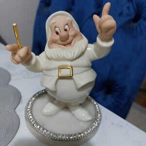 LENOX A Serenade For Snow White HAPPY Collectible Figurine Beautiful Decor